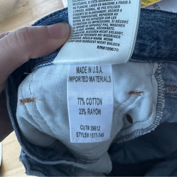 Citizens of Humanity - Liya High Rise Classic Fit Torn Size - 28 - Picture 9 of 17